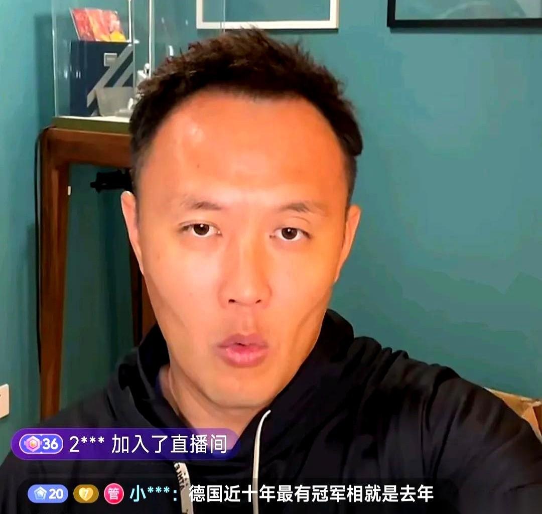 月薪2500，就不配评价C罗了。这话从一个前国脚嘴里说出来，真有点黑色幽默。