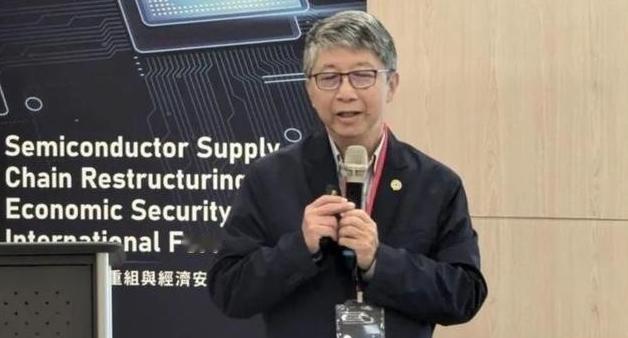 在中国宣布突破7nm芯片技术后，作为全球芯片代工巨头的台积电的顶尖工程师杨光磊感