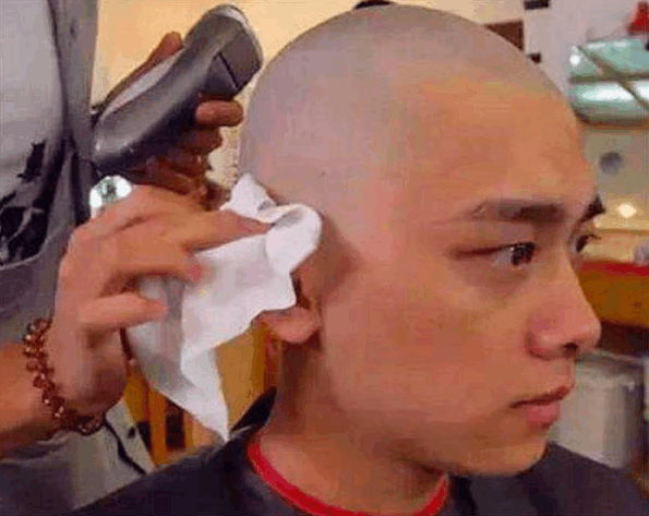 宝宝好好的一个头型, 交给婆婆带之后, 变成这样了