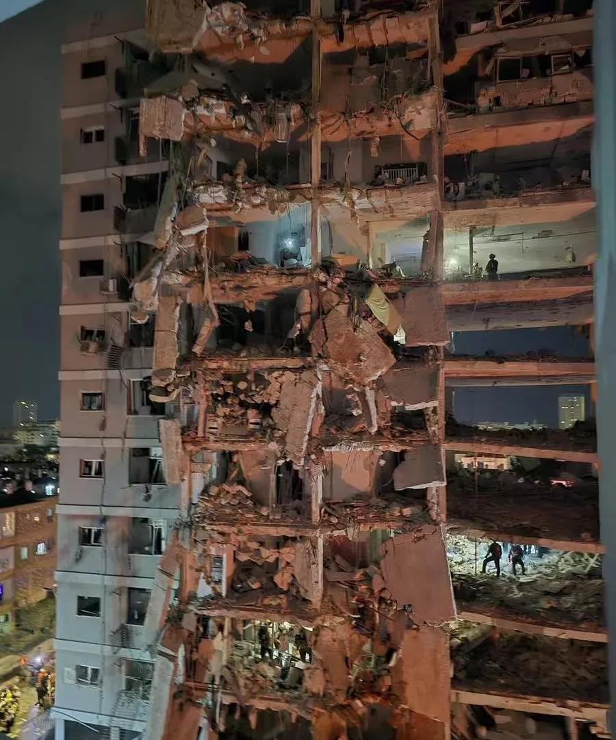 图①②是以色列的楼房，被伊朗弹道导弹砸中以后的情景。图③是乌克兰的楼房，被俄罗