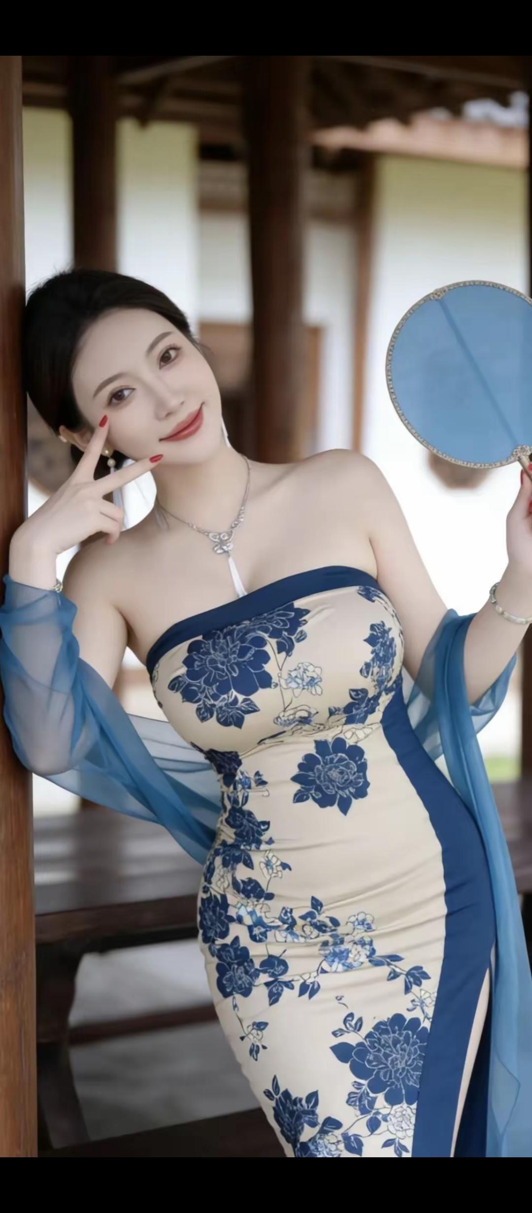 镜中花影，人间仙子。