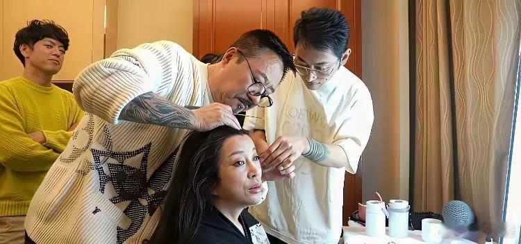 刘晓庆的化妆师果然厉害，直接变成一个少女