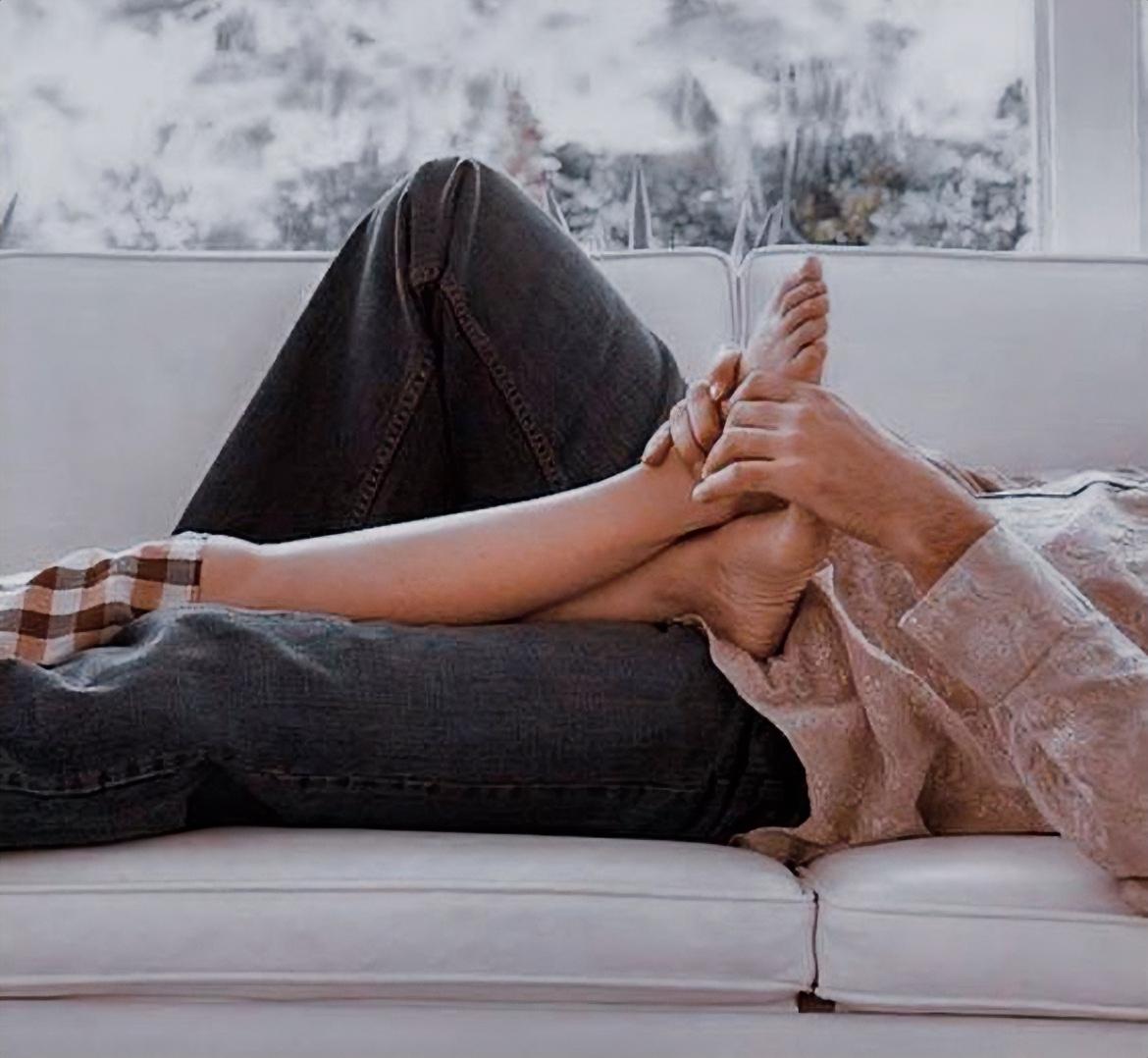 女人为什么会做出越界的选择？给大家说一组调查数据，2000年时女性有越界行为