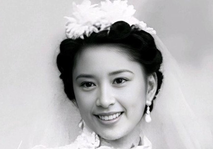 1966年，27岁的胡友松发现生理期没正常来，便问76岁的丈夫李宗仁怎么办。谁料
