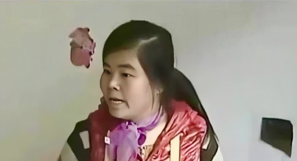 2022年，浙江一男子前妻被母亲和两个姐姐打断胳膊离婚。男子再婚，母亲和姐姐故伎