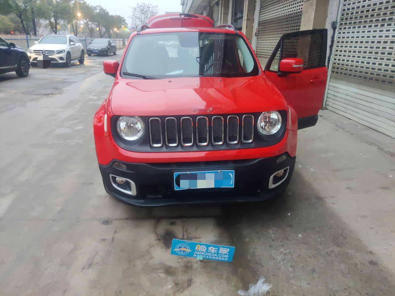 一天一款高颜值二手车！Jeep自由侠，可爱又个性，极具辨识度；经典七孔格栅，