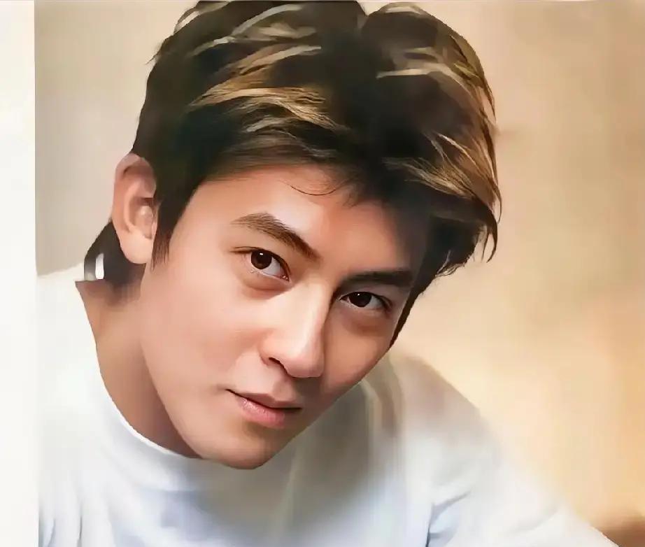 谢霆锋没选那个让他成为“好男人”的，却选了能让他变回少年的人。媒体最近在北海道