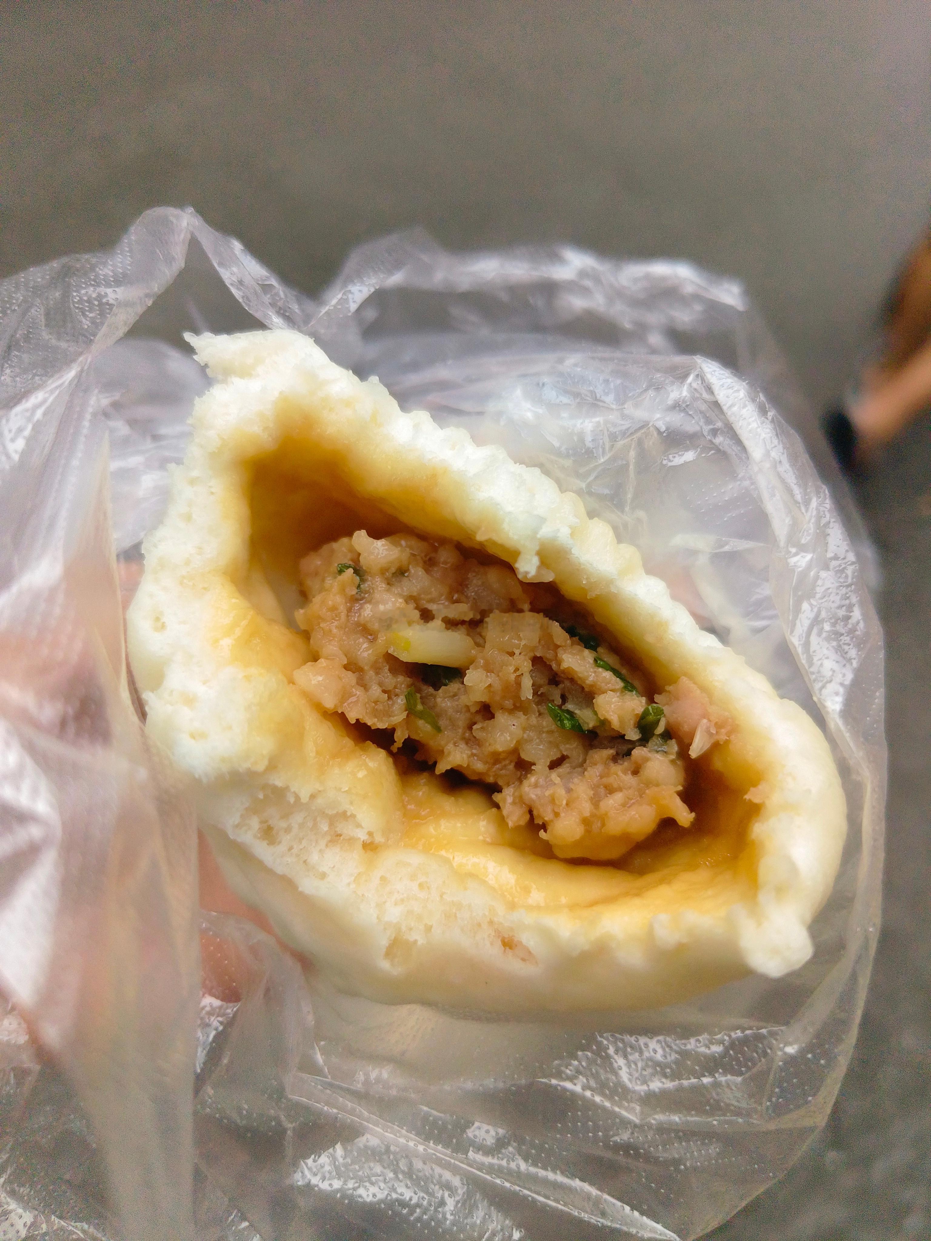 我们一起吃包子。​​​