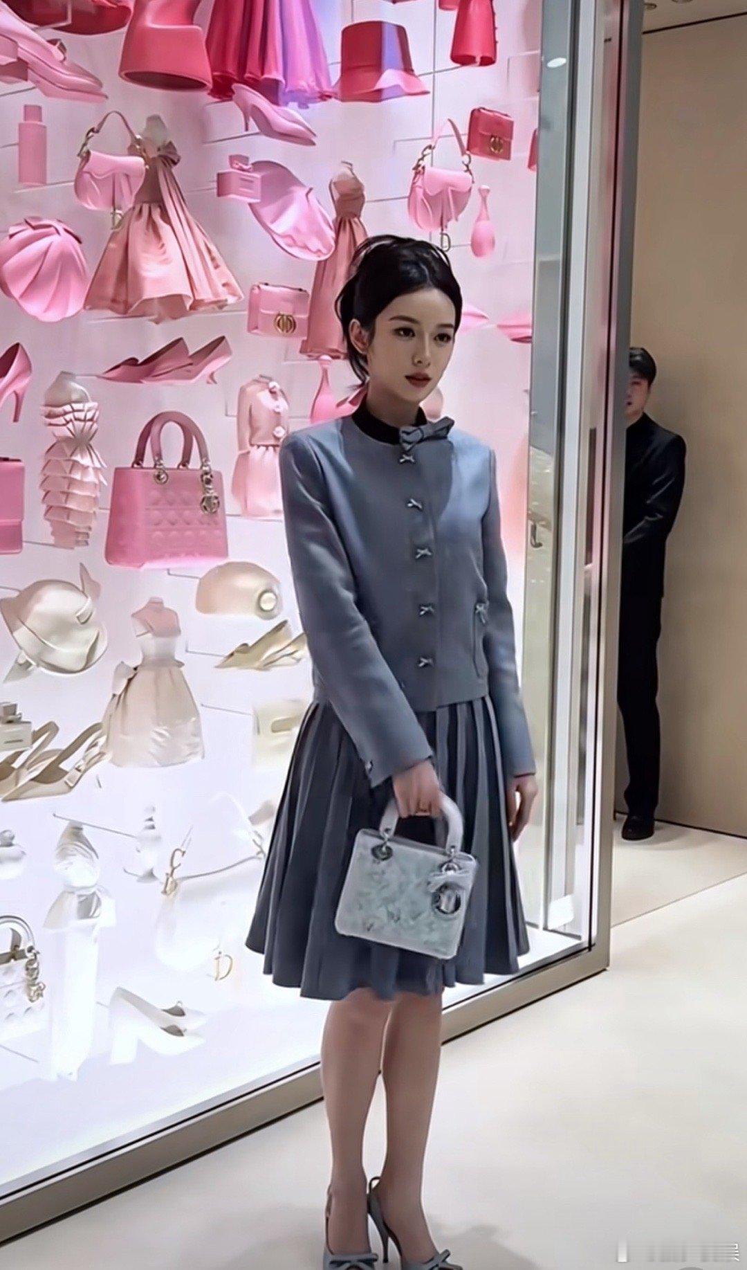 周也的生图跟精修图有什么区别