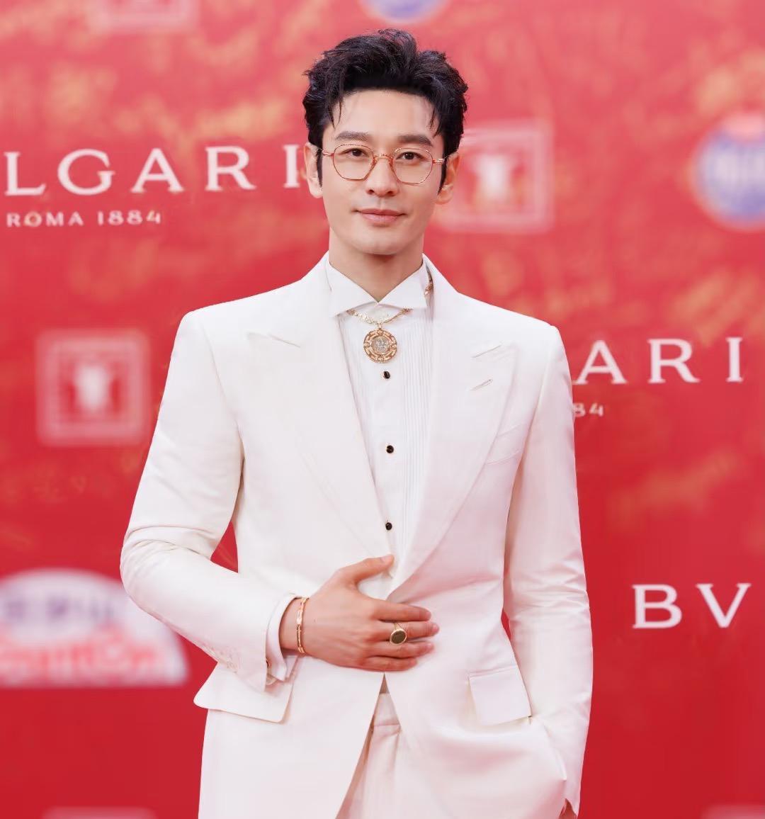 我发现一个玄学，只要是黄晓明的事不管他是出席活动还是他演的电视剧，讨论度最