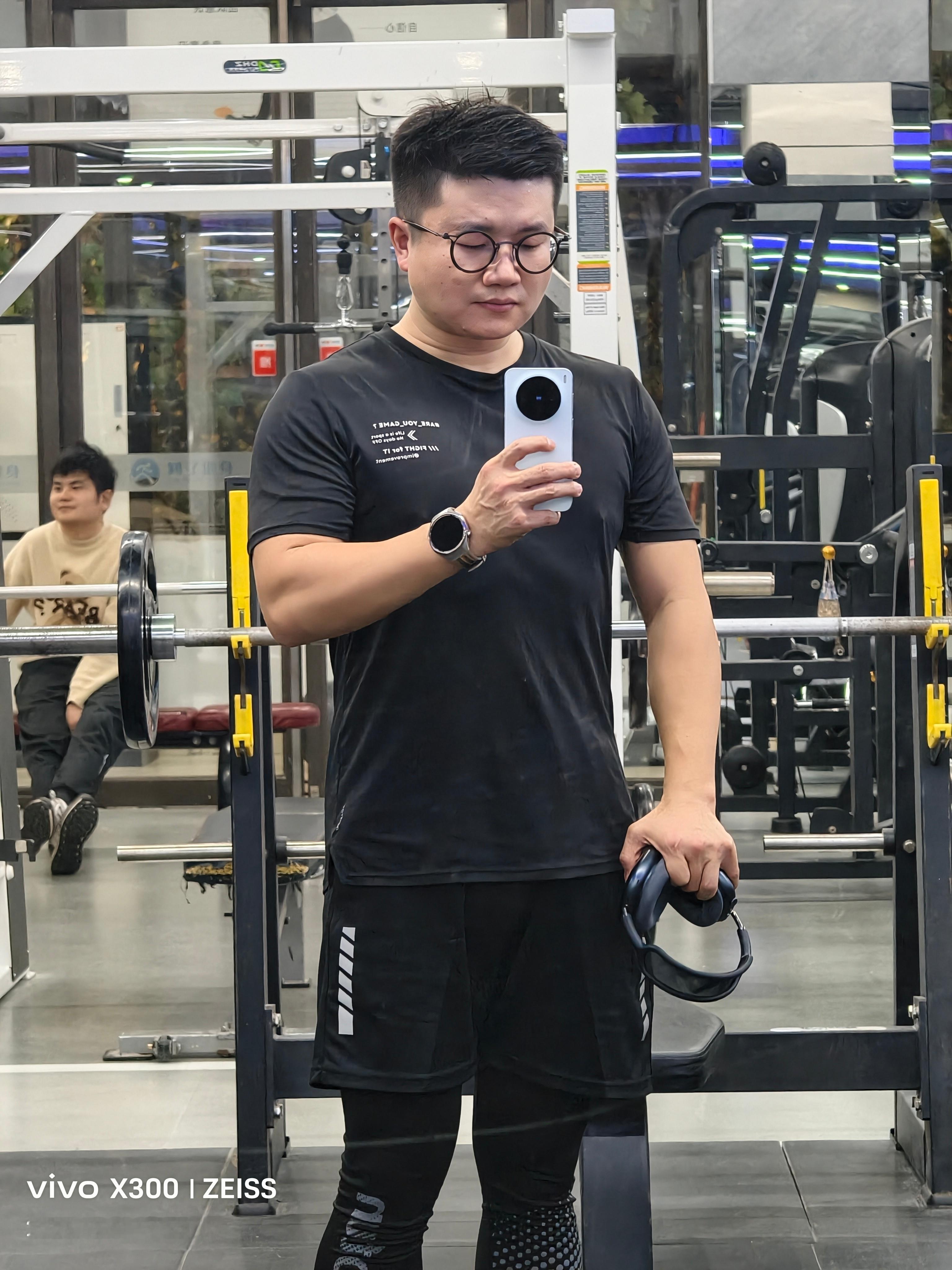 一个半小时，800大卡力量加有氧结束