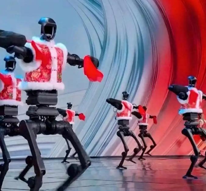 最近有个在加拿大长大的华裔姑娘，悄悄录下了一段“家庭名场面”。她爸妈一边看春晚，