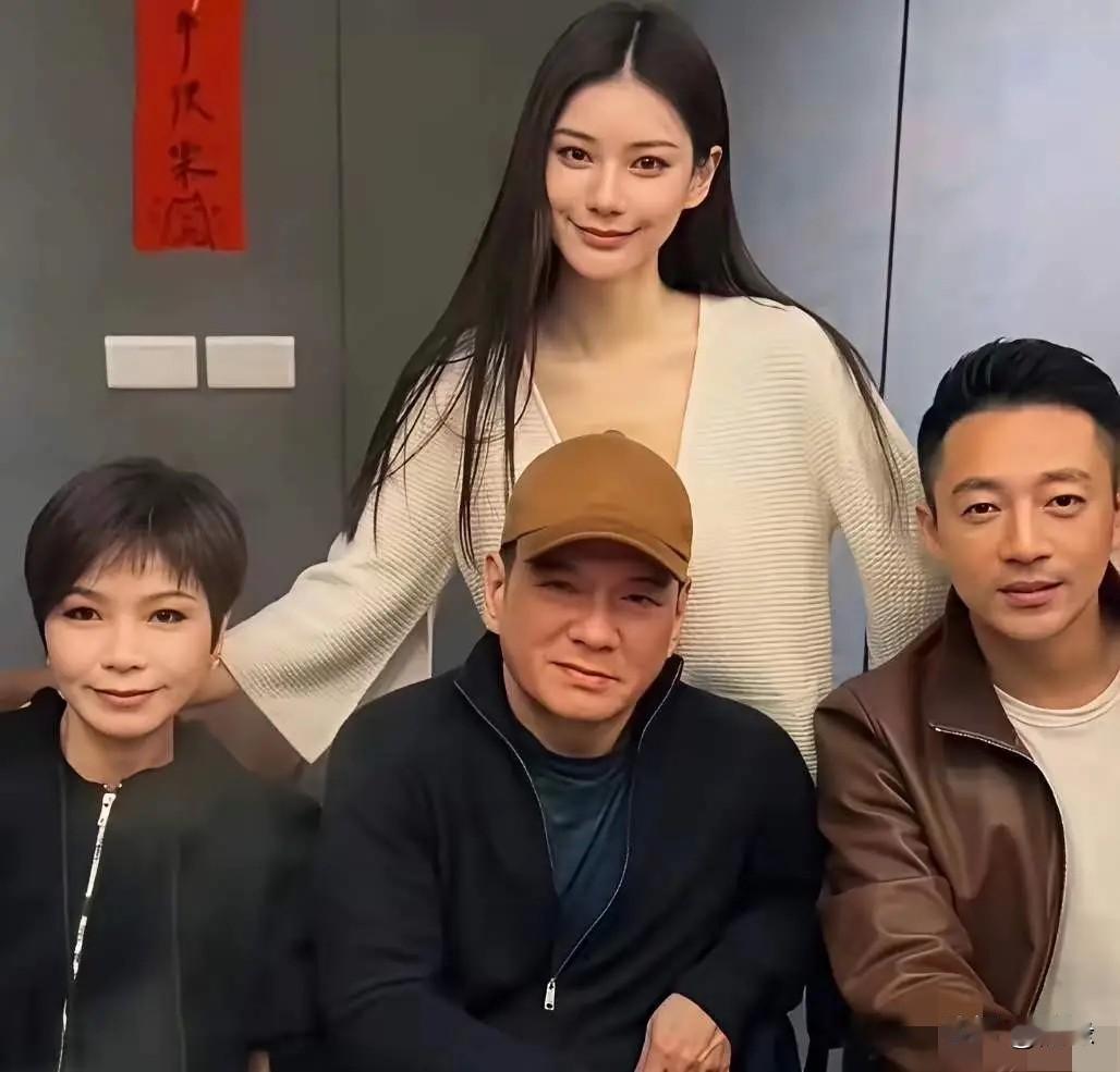 近日，汪小菲送丈母娘礼物引热议，大家都为S妈感到可惜，把那么好的女婿拱手让人了！