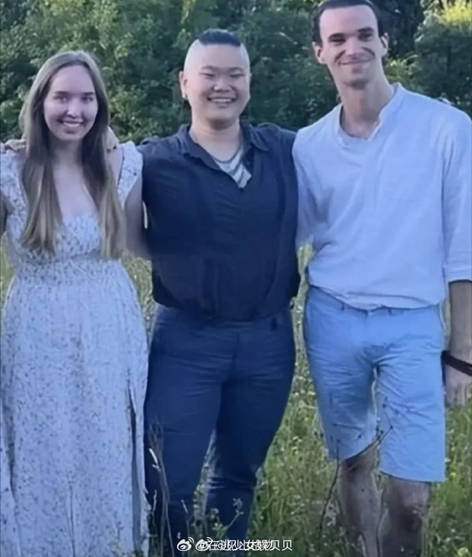 毕福剑的女儿毕凌，在加拿大学艺术，据说她在国外很吃得开……