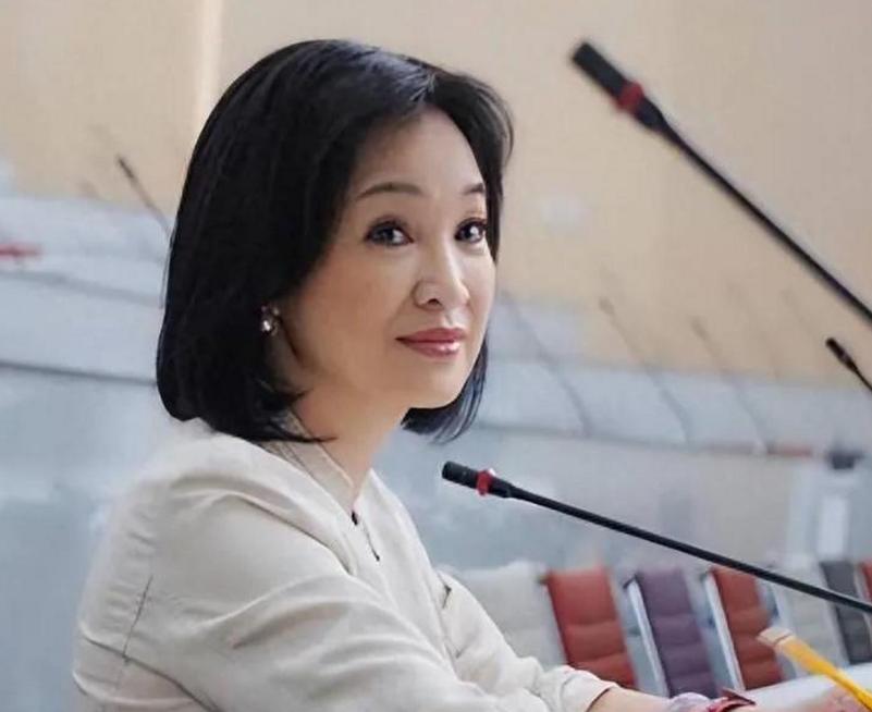 柯志恩等不及了!柯志恩太急了失了分寸新主席还没正式上任她就说要选高雄市
