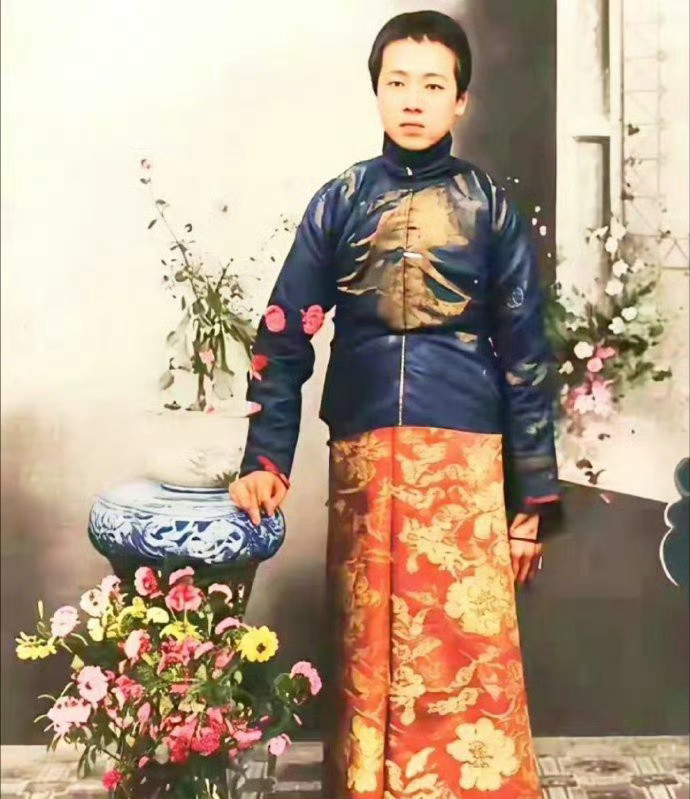 1904年，周总理的少年渲染彩照，难得一见，无比珍贵。
