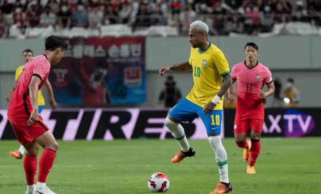 1-4+0-5惨败！韩国男足被打回原形，世界杯恐成送分童子亚洲劲旅韩国男足沦为世