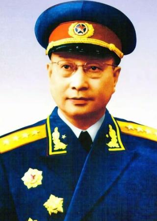 1945年，美军为讥讽陈赓，故意指着桌上的牛排、面包问道：“陈将军，我们美国人的