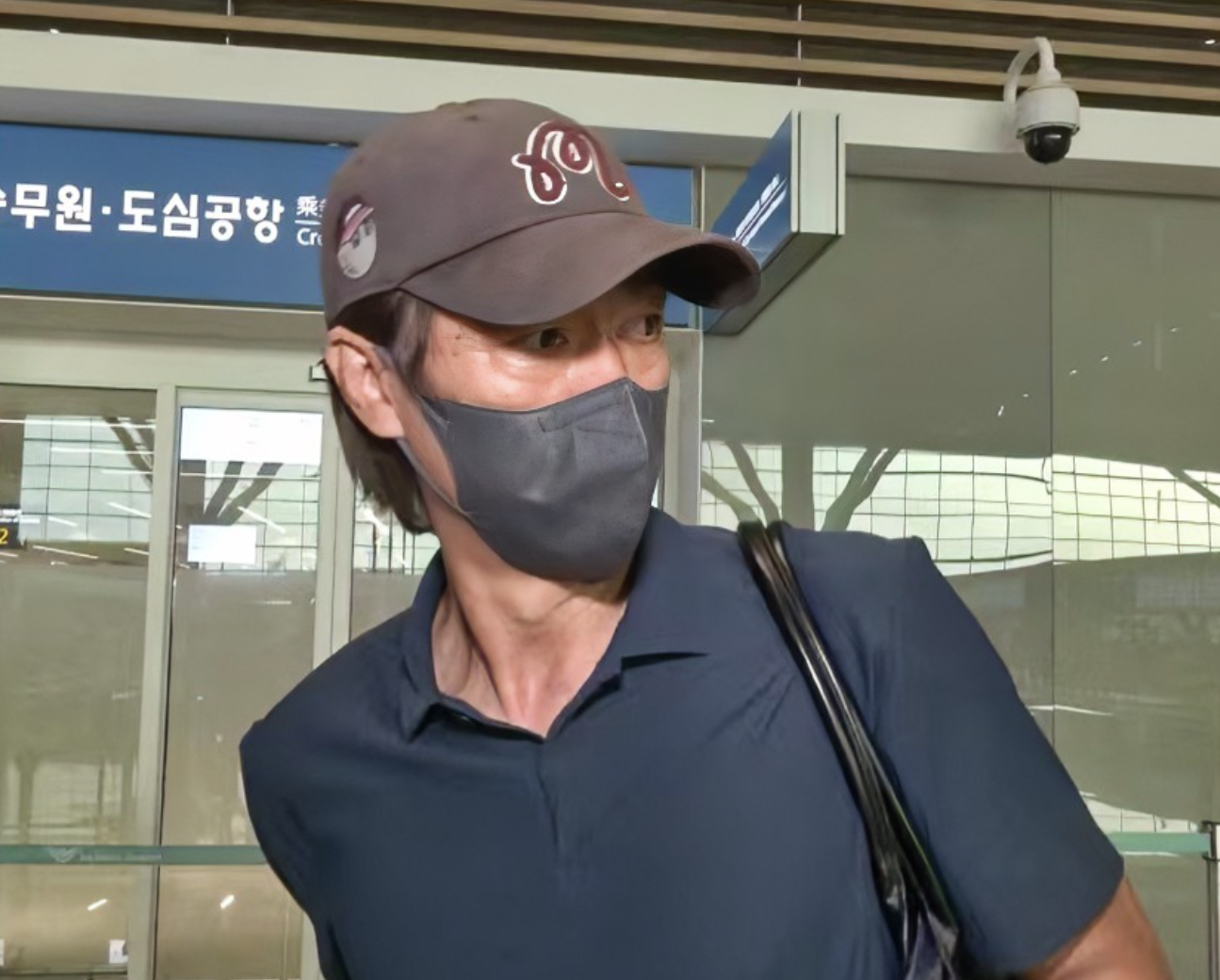 这下彻底说不清了！韩国男足世界杯折戟后辞职的主教练洪明甫闹出离谱操作...