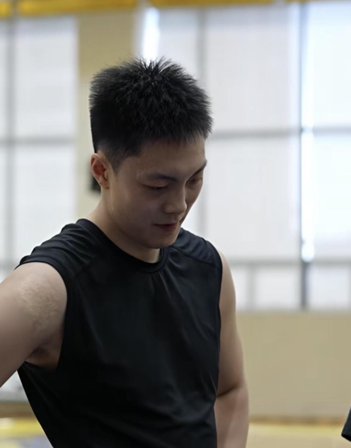 广东宏远男篮国手归队合练，崔永熙、焦泊乔、胡明轩联手萨姆纳备战汕头季前赛广东宏