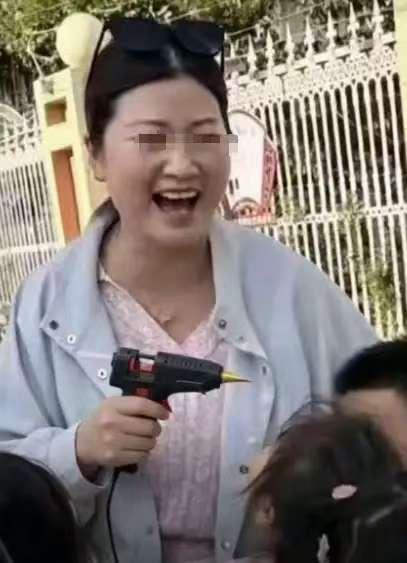 看完丰县幼儿园事件，让人后背发凉的，不是那个女老师也不是至今没吭声的园长，而