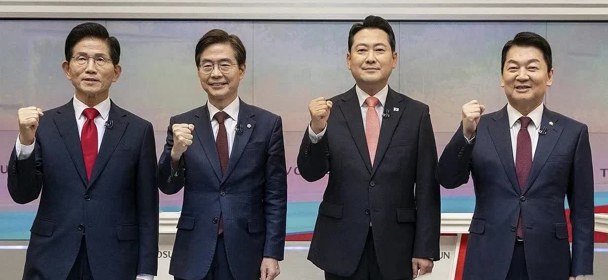 20日韩国国民力量党党首竞选党员投票和国民舆论调查开始，参与国民力量党8·22全