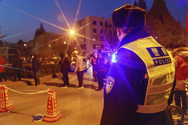 400万辅警，别再简单叫他们“临时工”很多人一提到辅警、协警，第一印象就是临