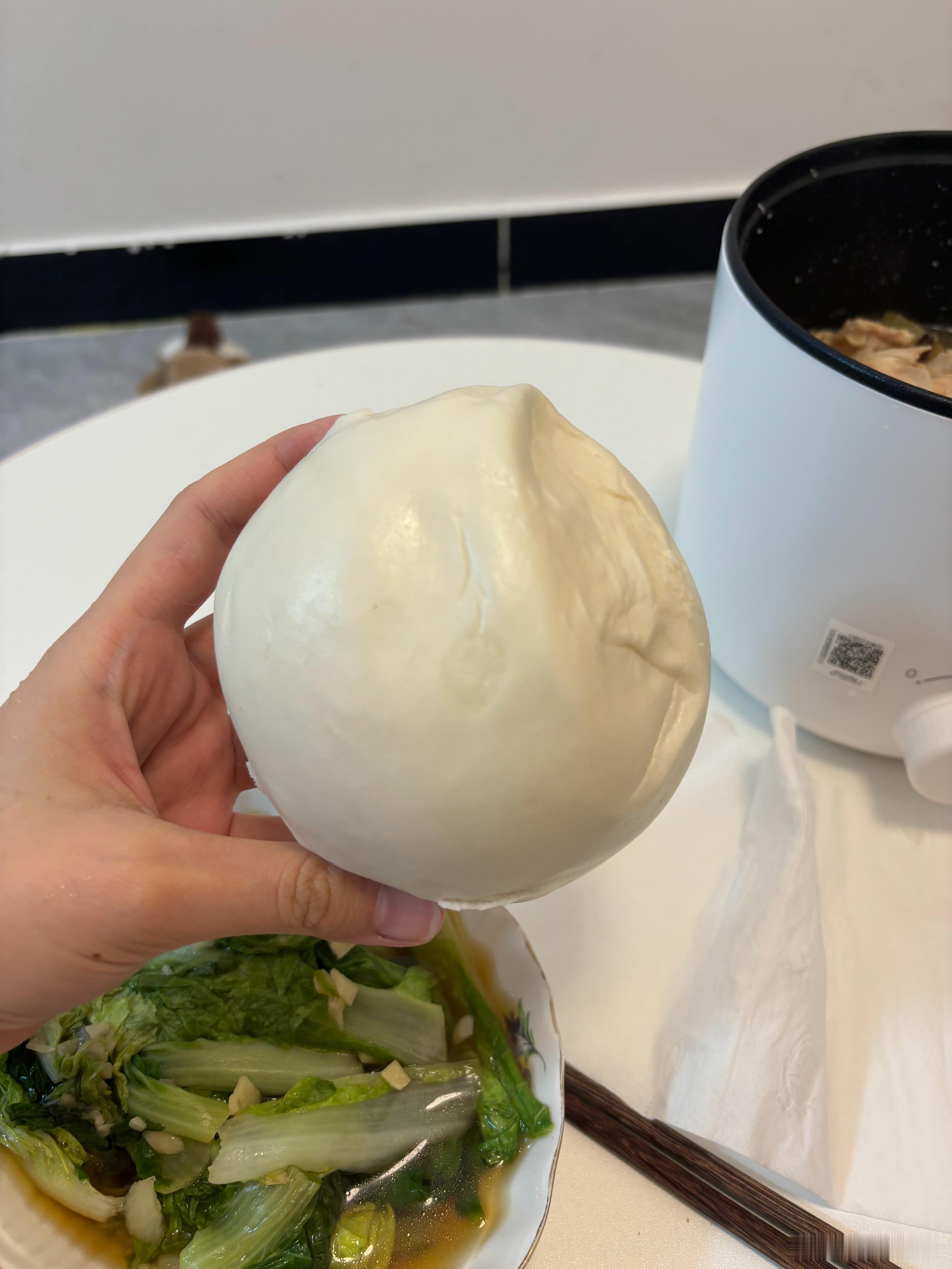 对了跟大家说一下，我只是中午吃土豆，晚上会吃一个大馒头的。我觉得这样白天工作不会