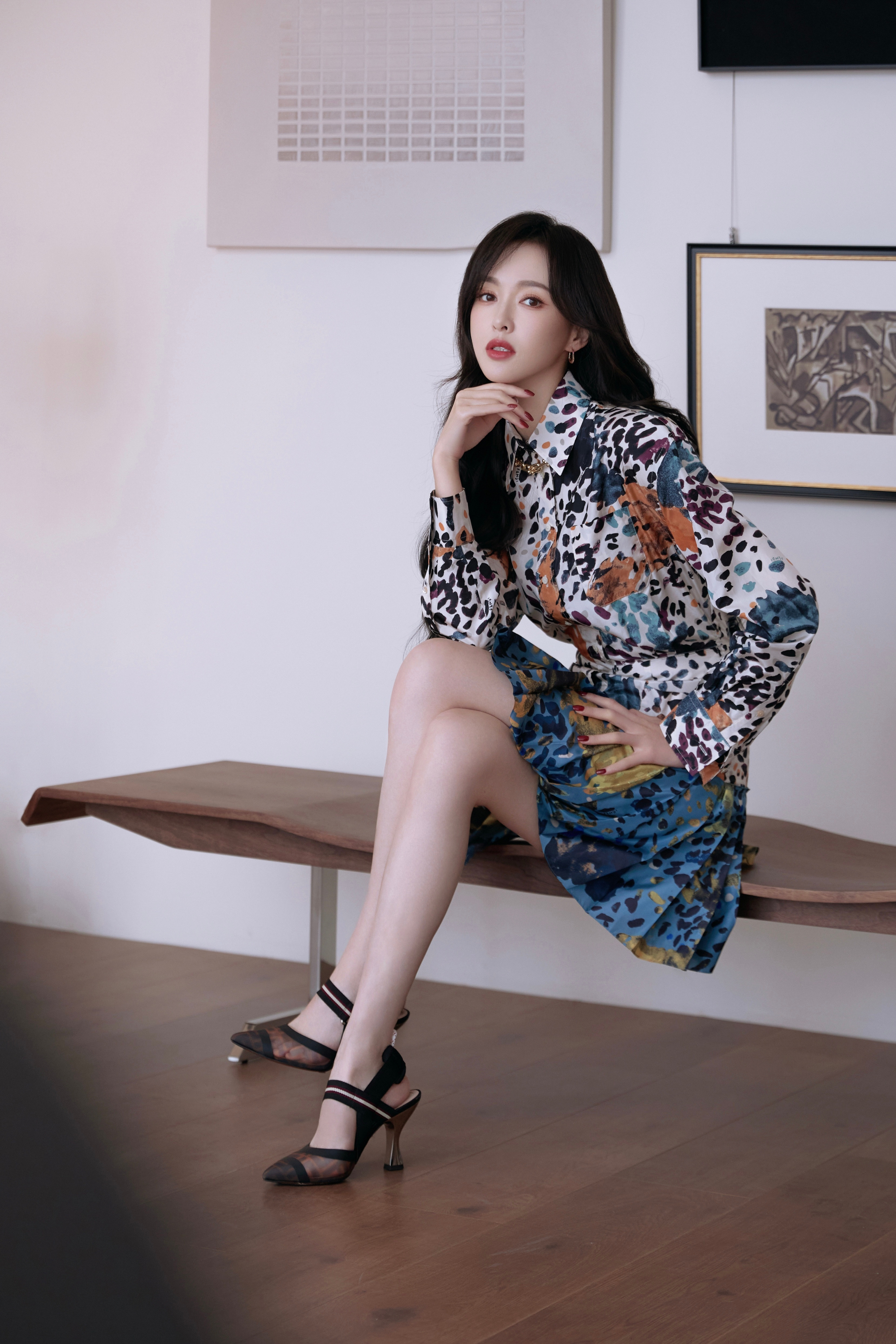 唐嫣x最新物料·美腿神颜美瞎我的眼​​​