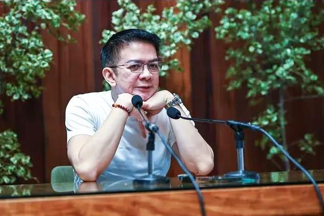 菲律宾参议员罗纳德·“巴托”·德拉罗萨表示，他和其他在参议院被宣布为杜特尔特盟友