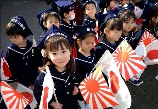高市早苗万没想到，投降日到来前，自家人先大喊起了摧毁靖国神社！近日，有日本民