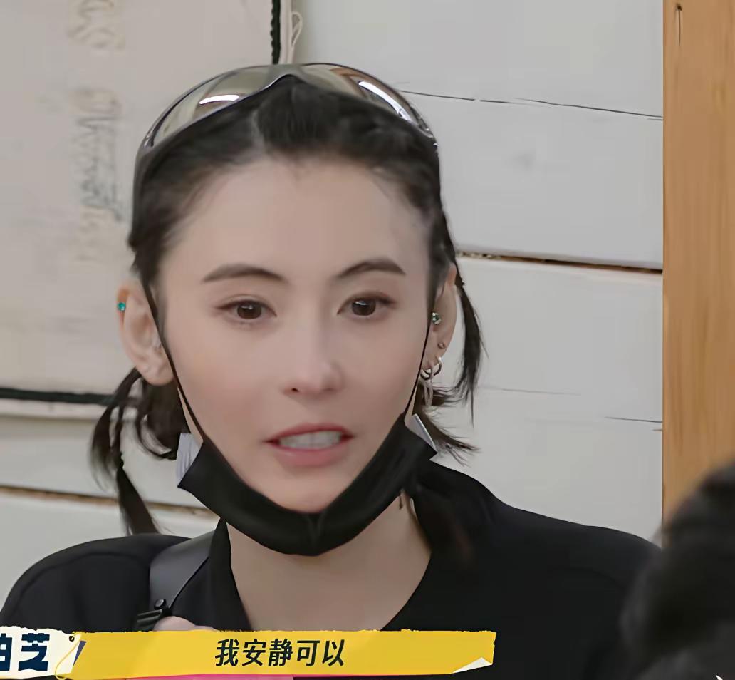 这下好了,不仅王菲要知道了估计全国人民都知道了刘嘉玲说:谢霆锋的妈妈对张柏