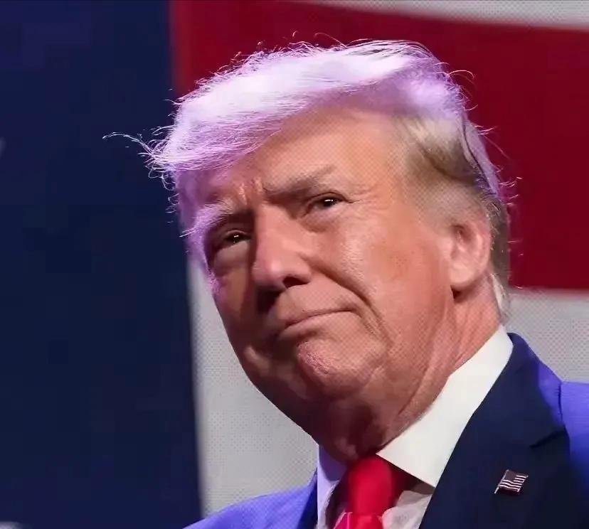 美国那边传来个大消息，特朗普直接放话了，说台湾那点事儿他们不想掺和了。这可不是他