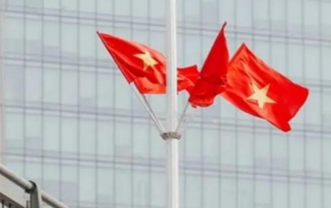 最近，越南政府搞了个大动作。为了庆祝国庆80周年，越南政府宣布给每位公民发放
