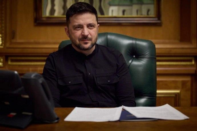 【纽约时报：特朗普团队冻结对乌援助，迫使基辅做出首批领土让步】日前纽约时报发文