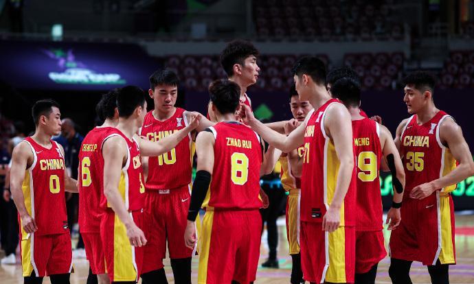 中国男篮总是显示不出压倒优势。说实话，即使是打沙特、约旦，也看不出我们的绝对领