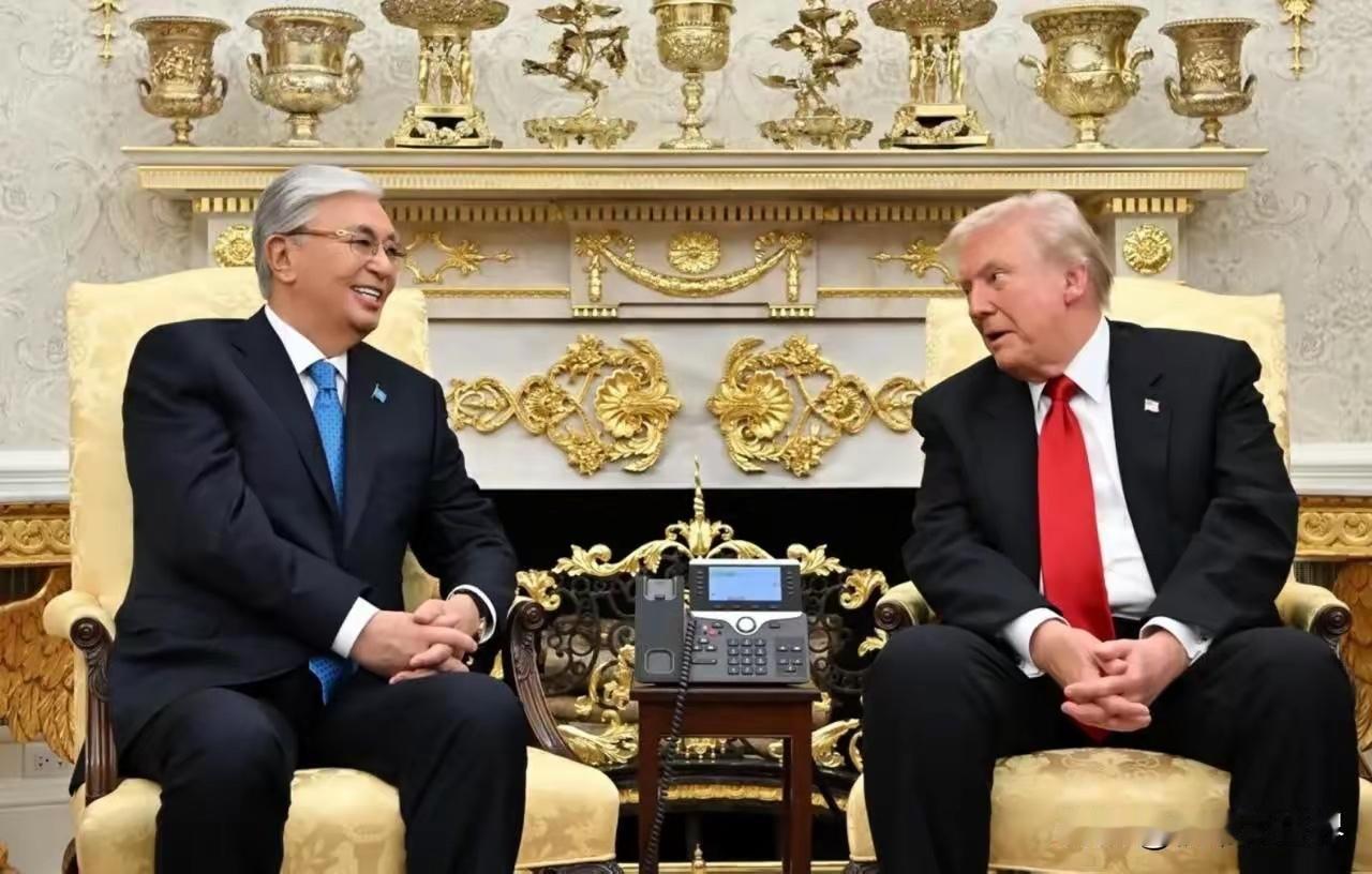 跟着大哥一路跑，生活肯定过得好。跟着二哥转一转，明天总还有期盼。跟着三哥很多