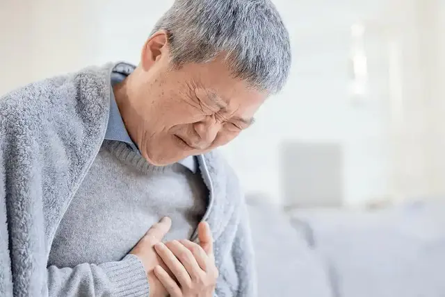 天气渐冷: 心脏不好的人, 牢记饮食2不吃, 日常2坚持, 远离血栓!