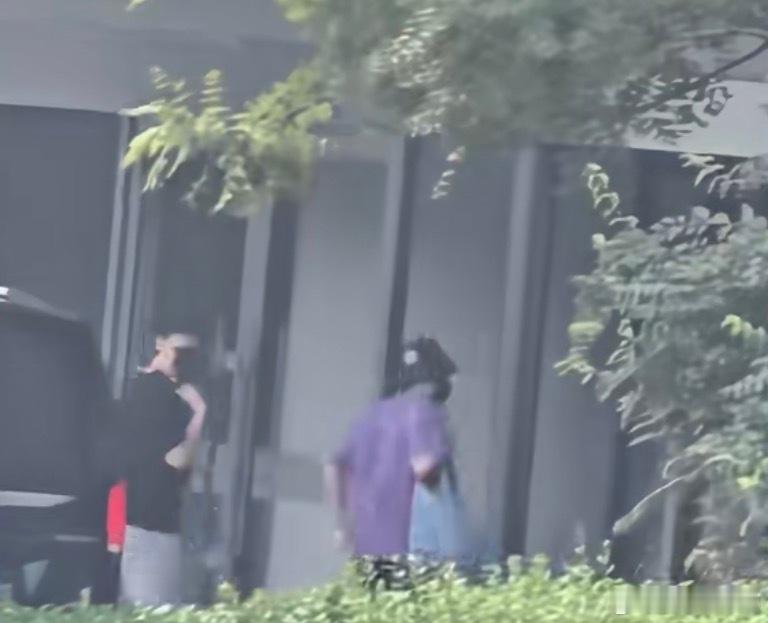 莎莎头头出发上海，封训顺利