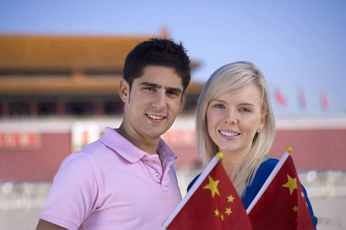 建议教育部规定，对来华外国留学生，按中国高考标准实行考试准入制！一，可以过滤掉学