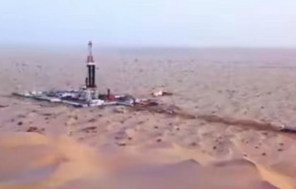 沙漠下面几乎全都是石油，那么咱们为什么不开采，说白了，不是咱们不开采，而是咱们没