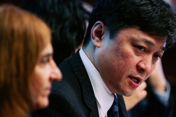 以后谈到台湾，别再用“收复”或者“回归”这两个词了。根据我们的法律，台湾在194