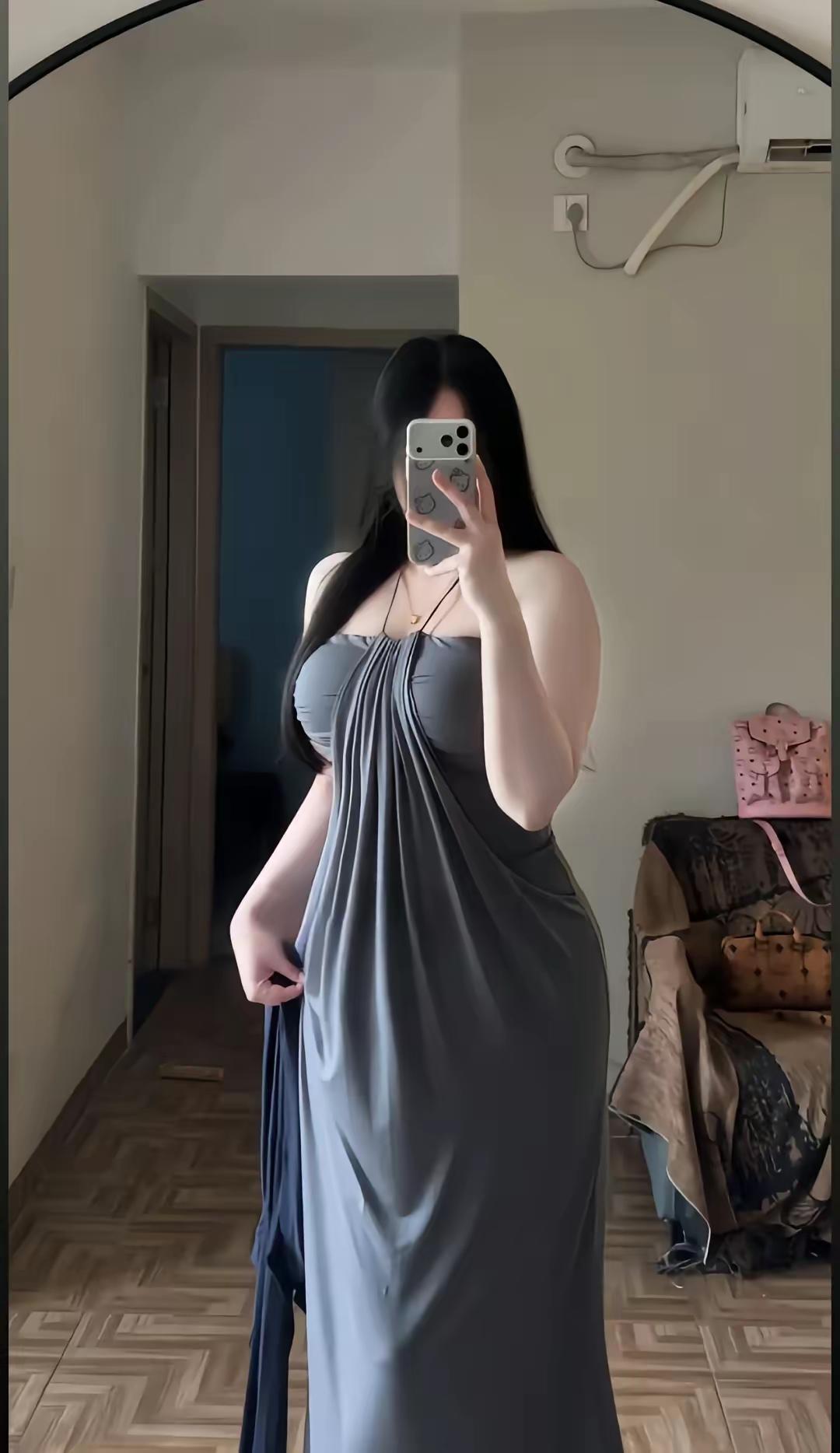 适合自己身材的衣服才是最漂亮的这个小姐姐懂自己身材的