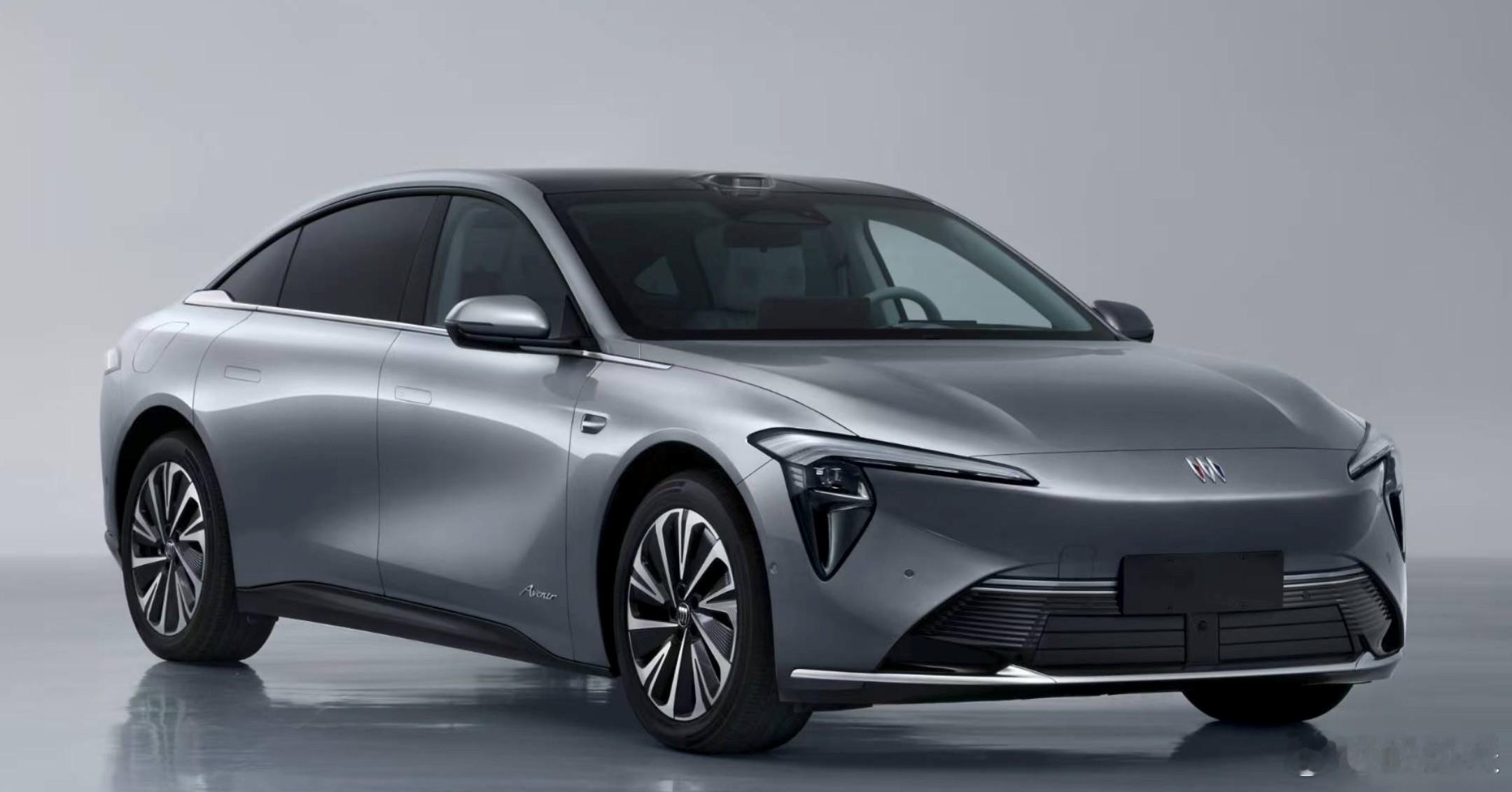 别克至境L7于2025年7月16日完成申报，定位高端新能源轿车，车长5032mm