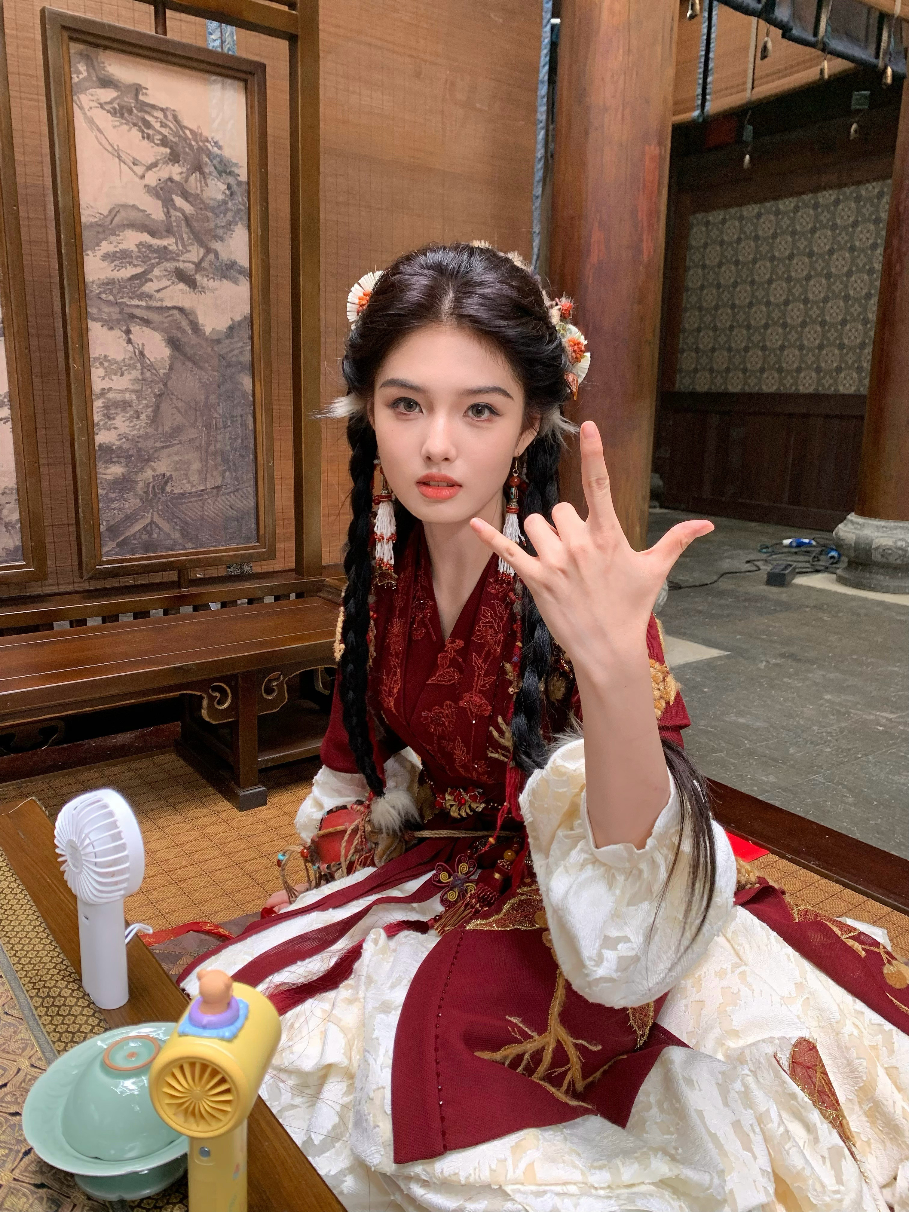 艾米电视剧百妖谱 桃夭上班day1️⃣🎬百妖谱开机艾米桃夭艾米