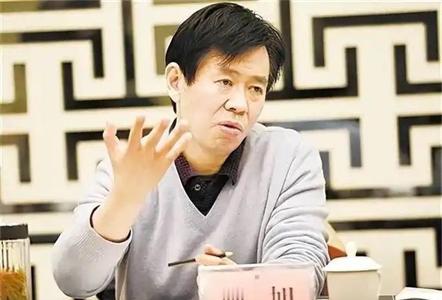 如果导弹落到你头上，你是先翻法律书，还是先还手？戴旭曾有段话说得扎心：从晚清到现