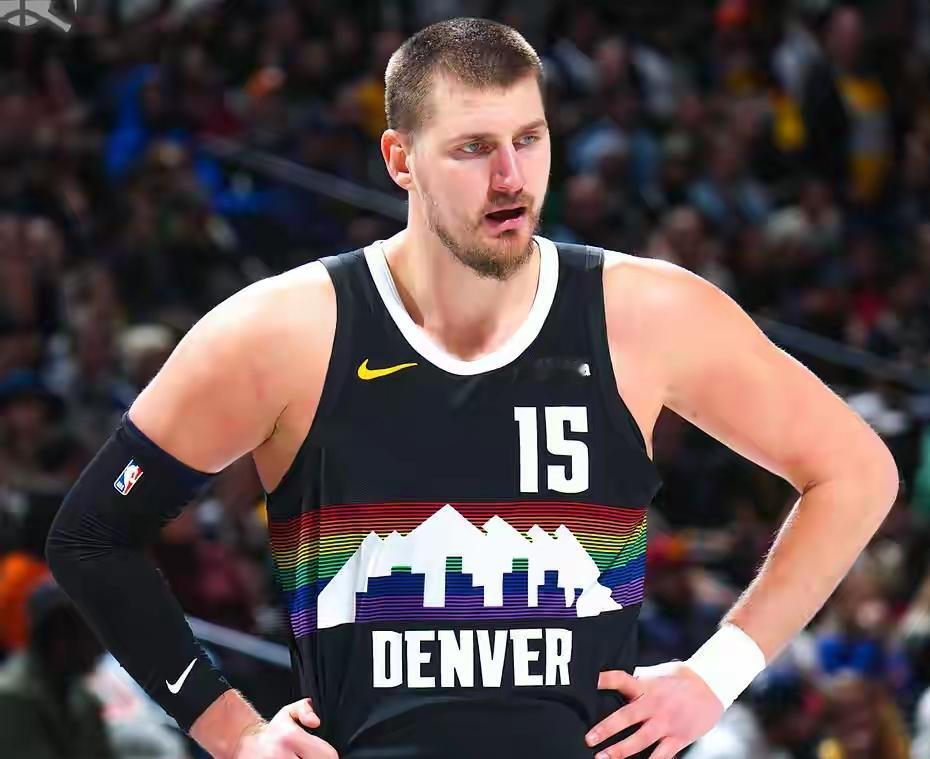 约基奇伤了掘金基本也就退出争冠行列了西部现在争冠球队基本就是雷霆马刺火