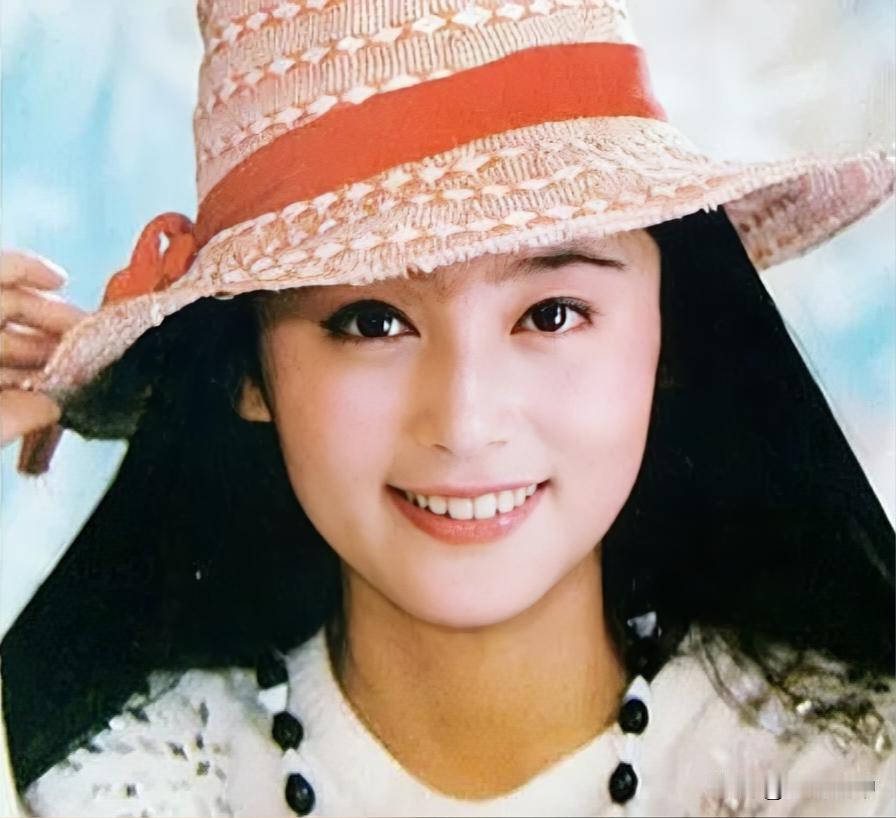 1990年挂历上的陈红、傅艺伟、谭小燕、杨世华、陶慧敏、倪雪华、刘晓庆、伍宇娟、