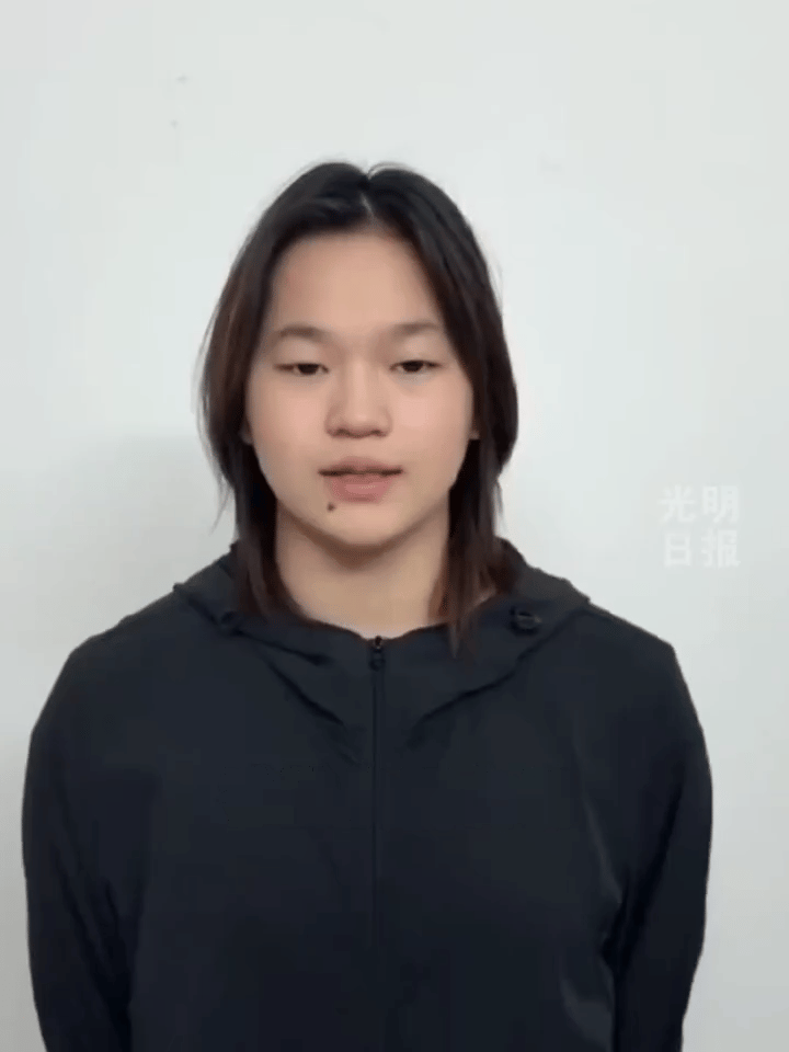 这下好了，不只是全香港人民知道了，全国人民都知道了，全红婵等运动员及教练员向