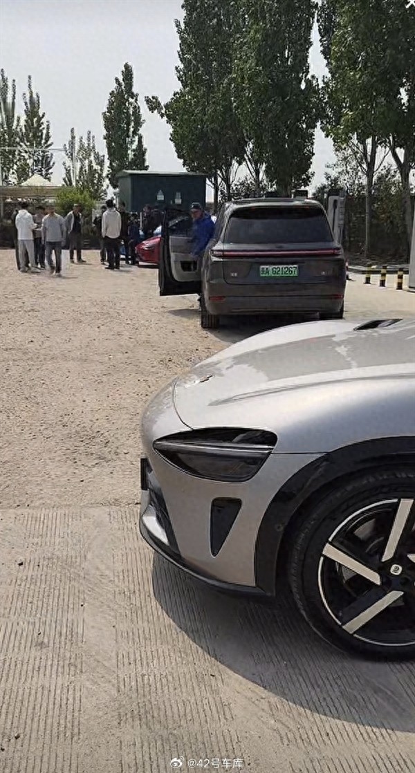 看这格局！小米汽车续航测试雷军选择这家车企只充一次电